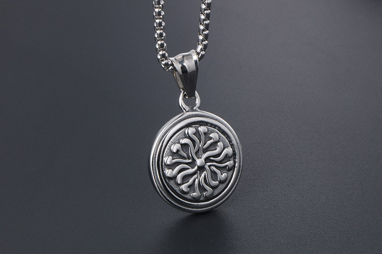 中国风复古圆牌项饰宫廷风圆形花纹吊坠潮男女朋克项链配饰