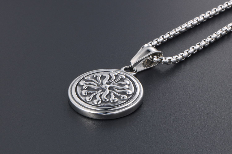 中国风复古圆牌项饰宫廷风圆形花纹吊坠潮男女朋克项链配饰